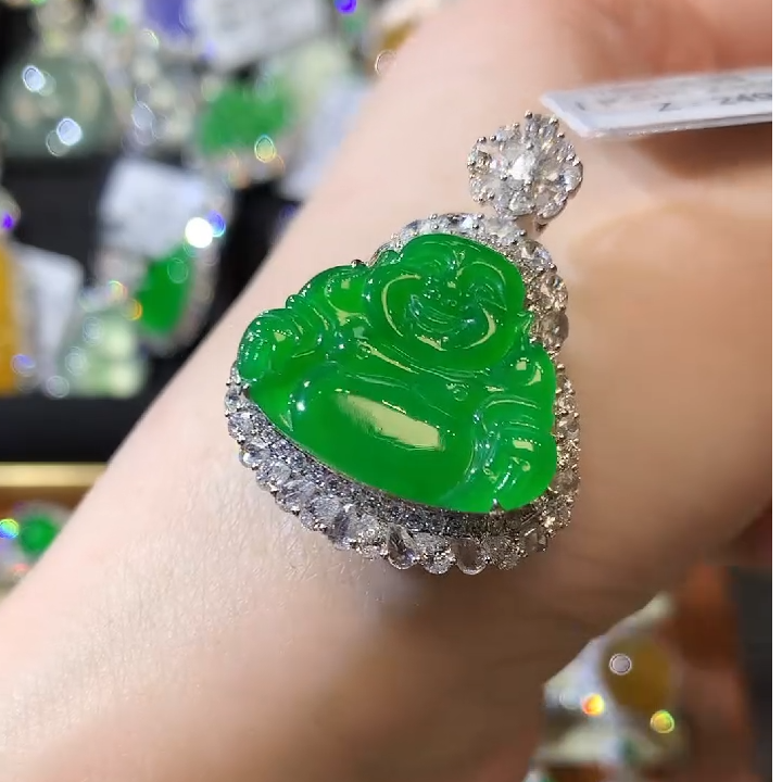 翡翠吊坠(不含链)18K金镶嵌D14 总9.8W 补款3W