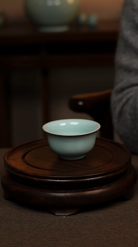 瓷片天青色压手杯80ml微瑕不带礼盒