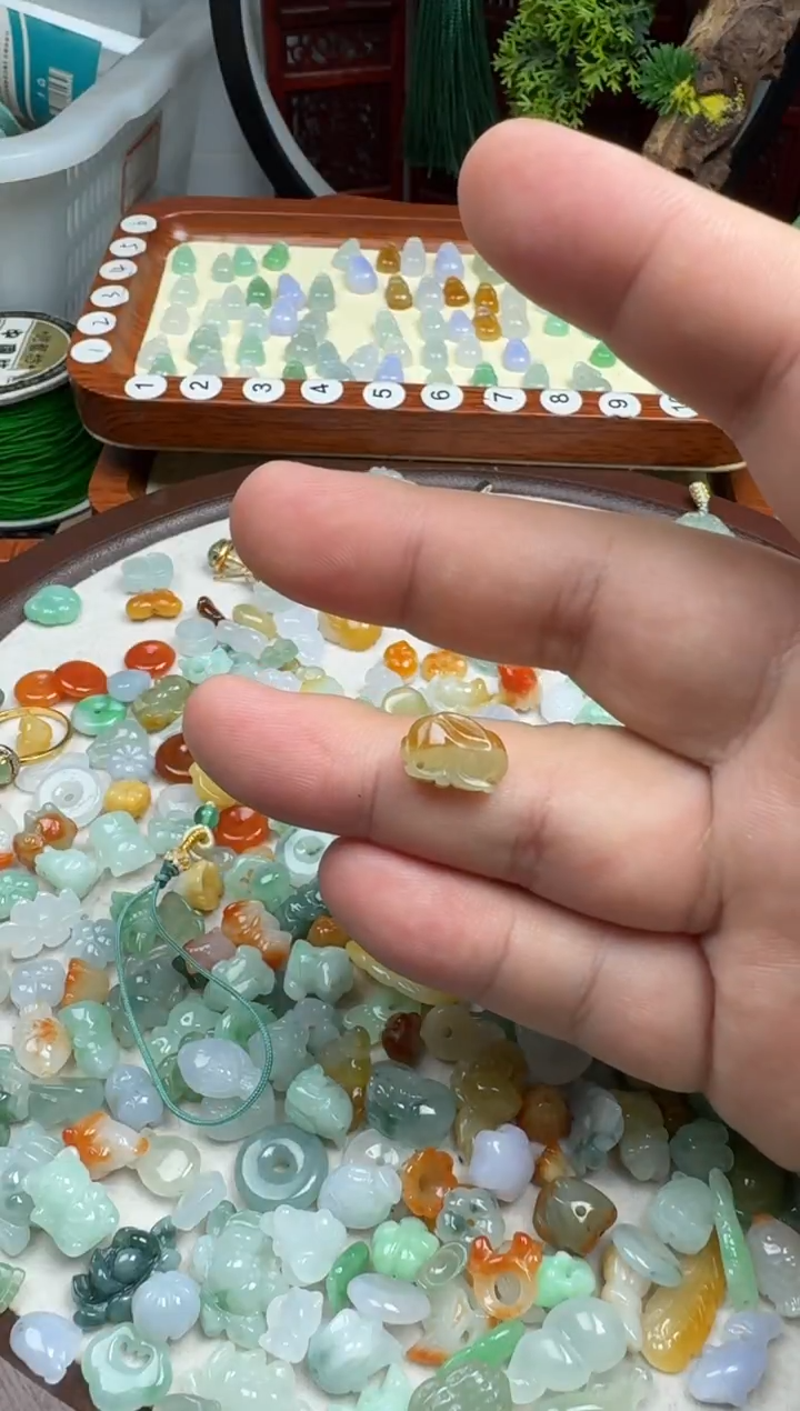 颈饰未镶嵌翡翠翡翠