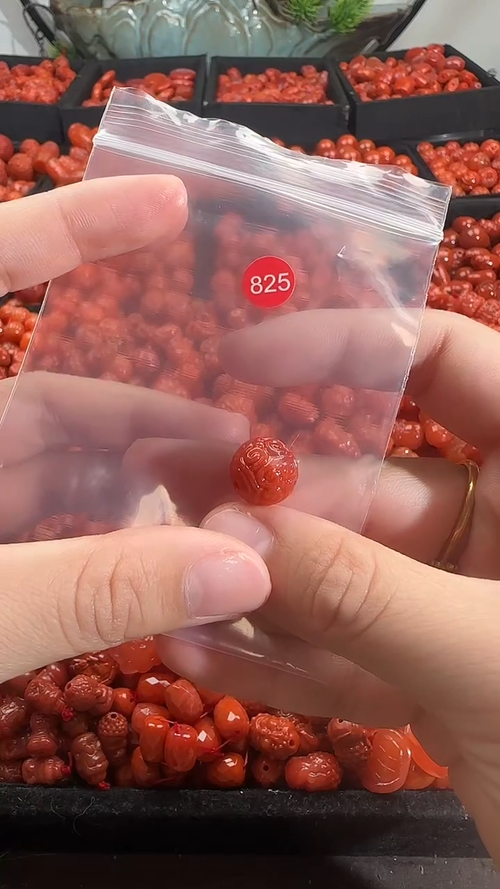 颈饰未镶嵌南红玛瑙1