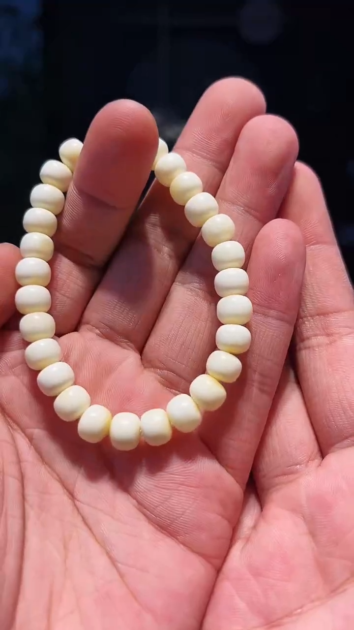 【闪购商品】蜜蜡手链未镶嵌8左右