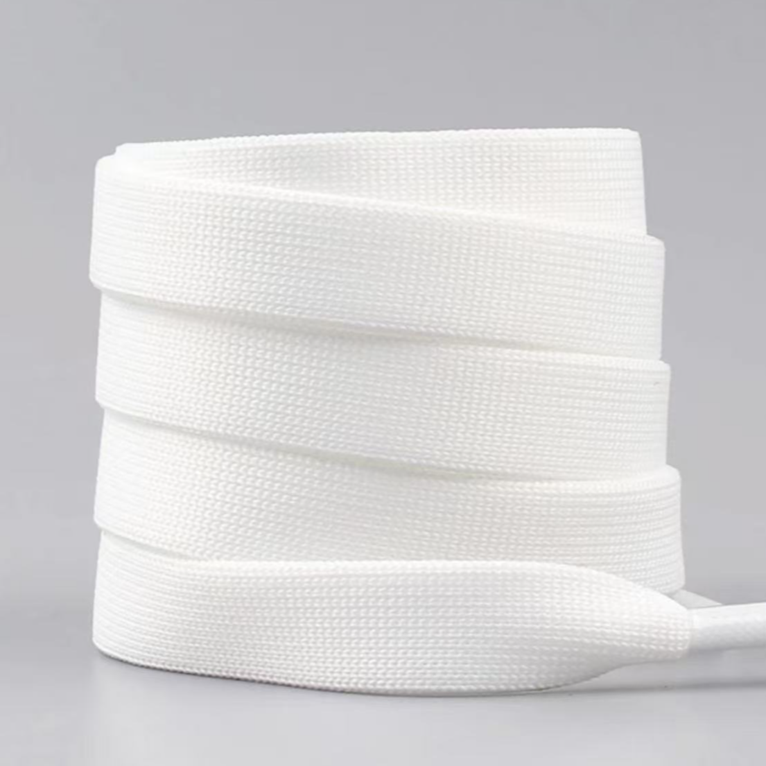 情侣款小白鞋缎面鞋带