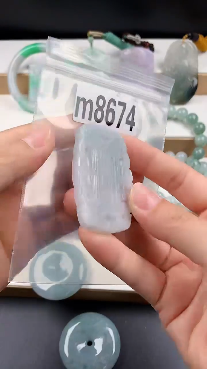 颈饰未镶嵌翡翠天然翡翠吊坠挂件