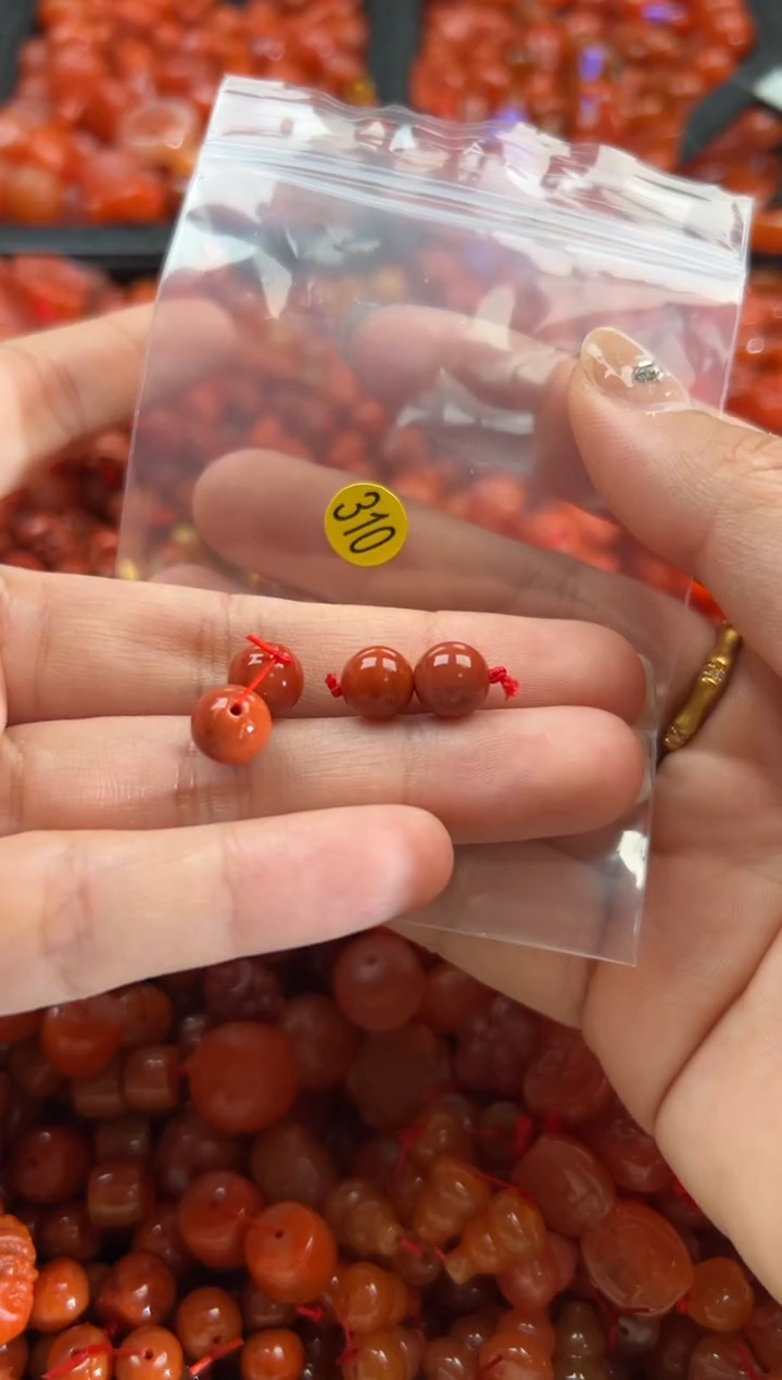 【闪购商品】南红玛瑙颈饰未镶嵌1