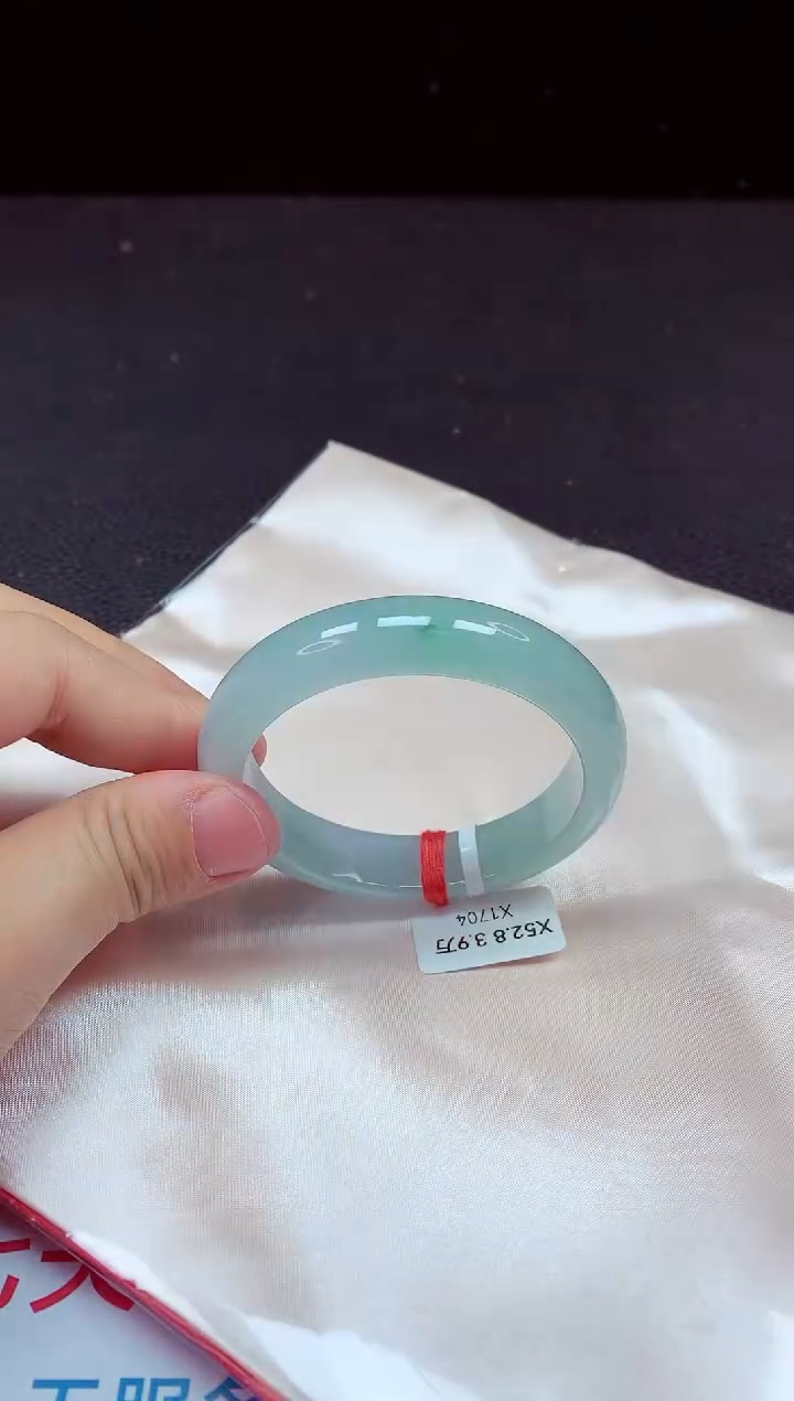 【闪购商品】翡翠手镯未镶嵌镯子52+