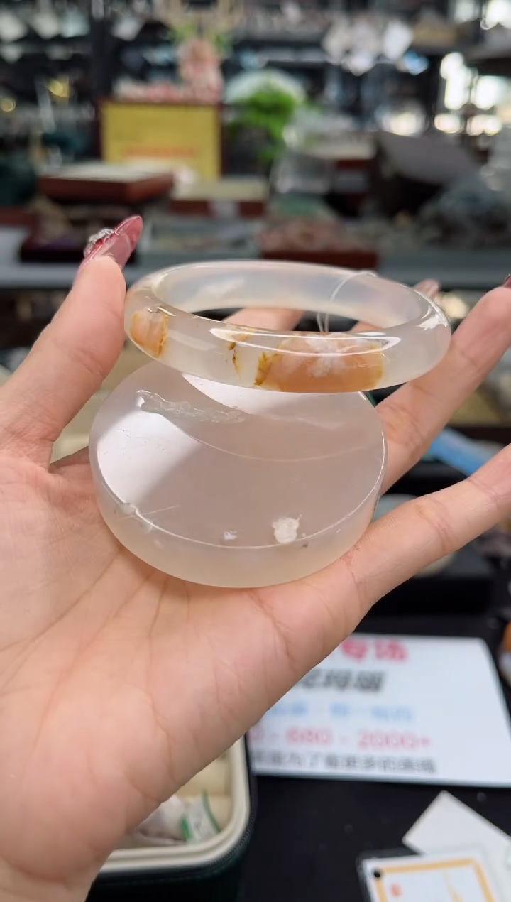 【闪购商品】石英质玉手镯未镶嵌64圈口（赠品镯心）6452150