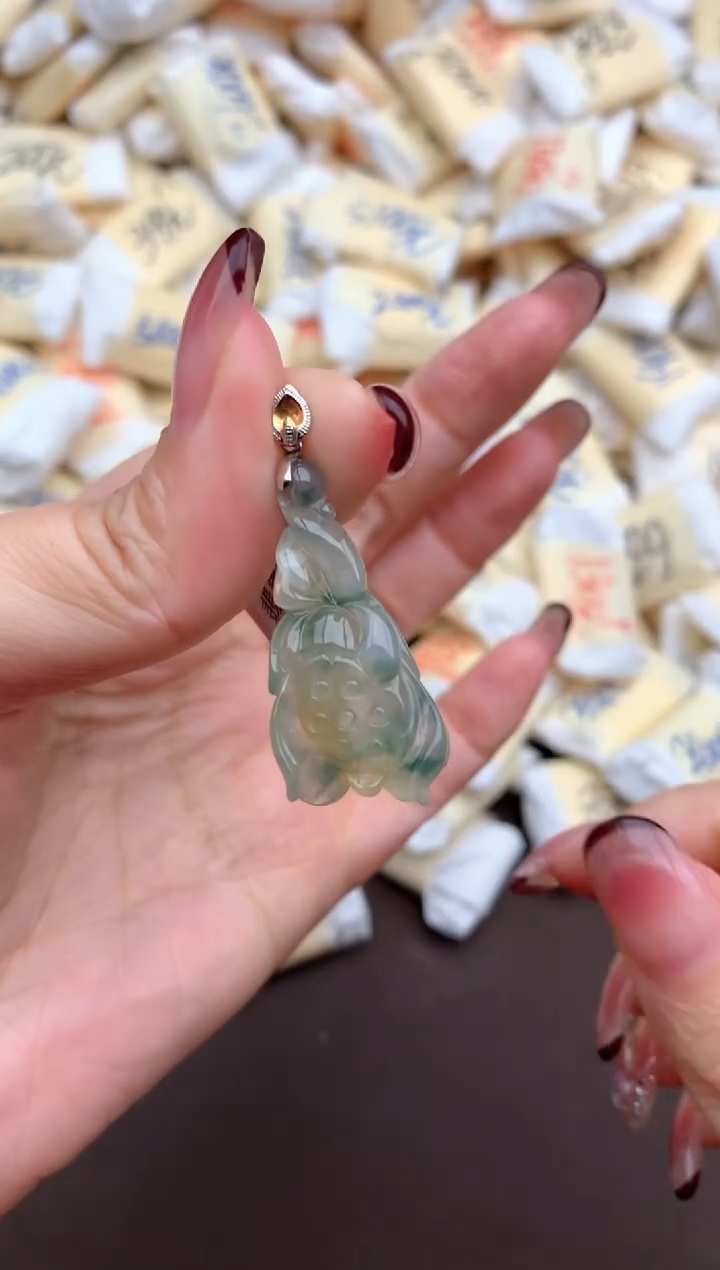 【闪购商品】翡翠挂件18K金镶嵌一