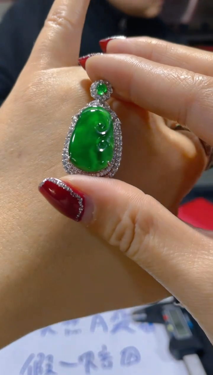 【闪购商品】定制翡翠未镶嵌天然A货翡翠假一罚四（多样性发货）