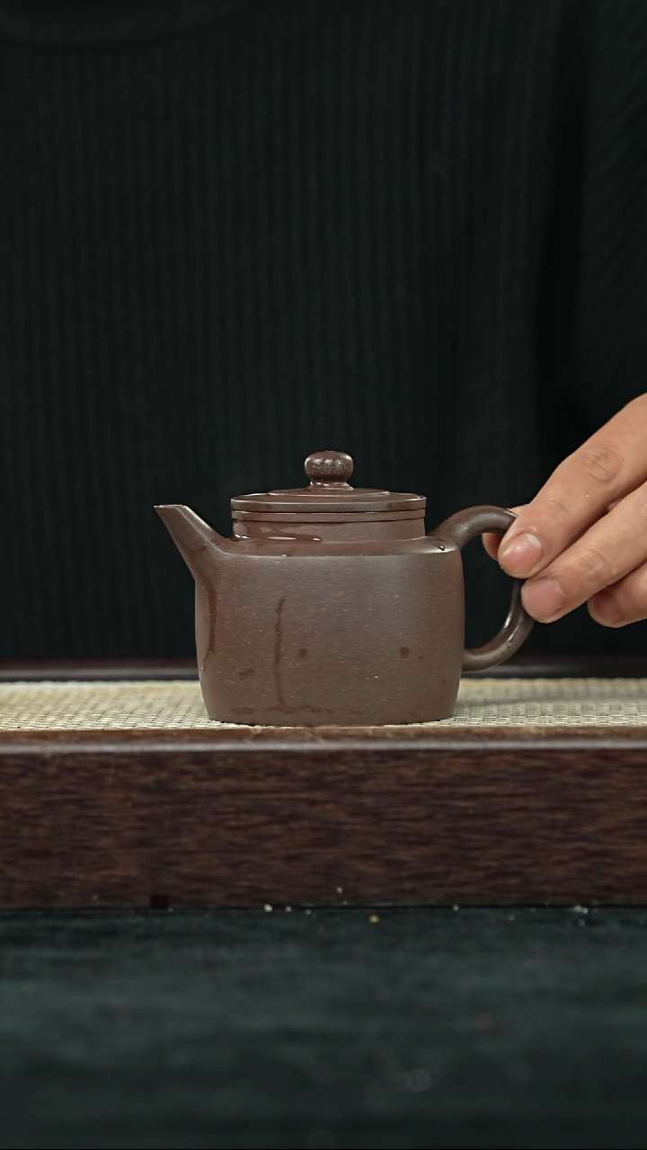 【闪购商品】紫砂茶壶@@1370王芸剑流德钟