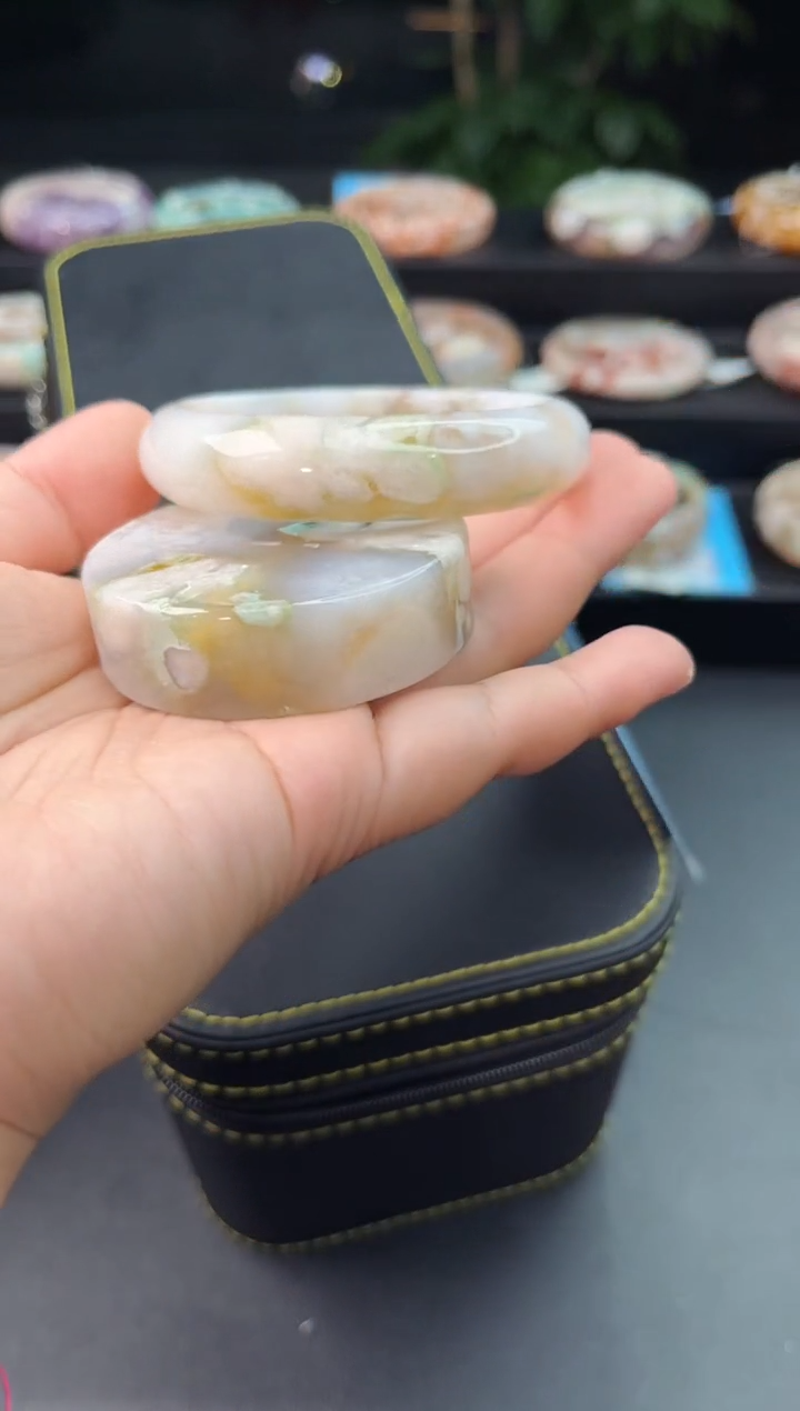 【闪购商品】石英质玉手镯未镶嵌赠送镯心（圈口55
