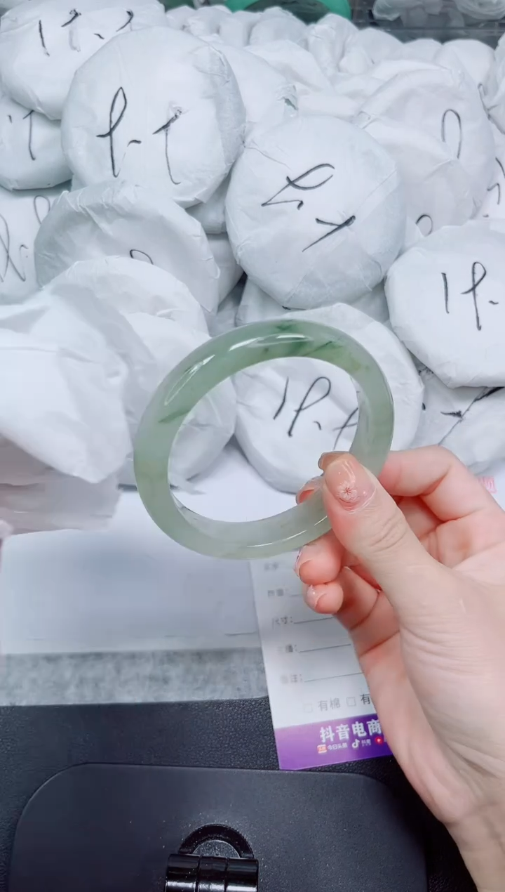 石英质玉手镯未镶嵌161-60