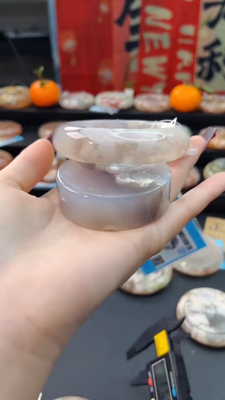 【闪购商品】石英质玉手镯未镶嵌赠送镯心（59圈口）