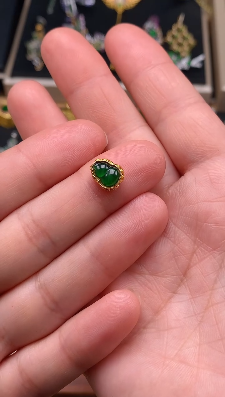 【闪购商品】翡翠颈饰银S925镶嵌葫芦