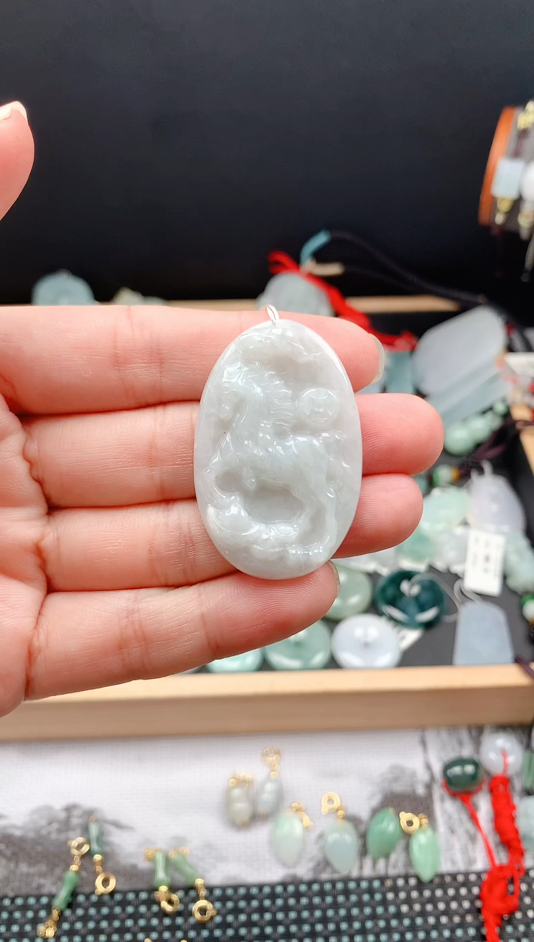颈饰未镶嵌翡翠14马牌