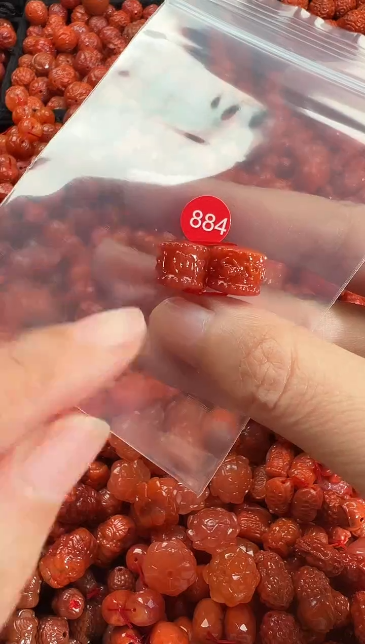 颈饰未镶嵌南红玛瑙1