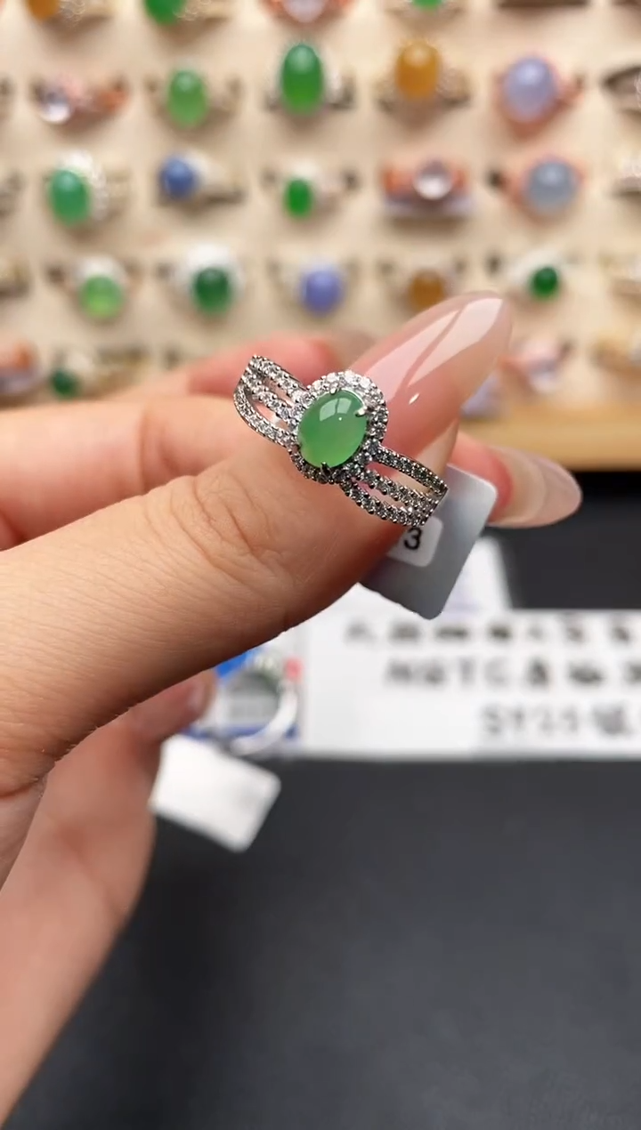 银S925镶嵌戒指翡翠一物一证一礼盒