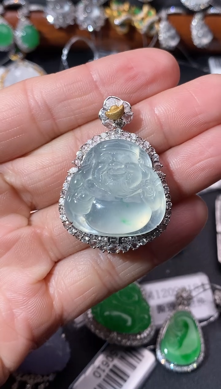 【闪购商品】翡翠颈饰18K金镶嵌吊坠