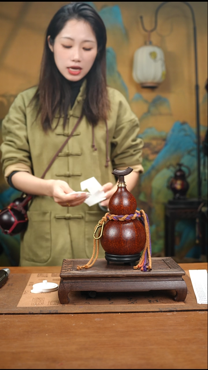 YY096简约款大漆天然酒葫芦（一物一拍）