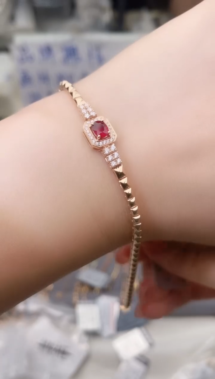18K金镶嵌手链红宝石--专柜--