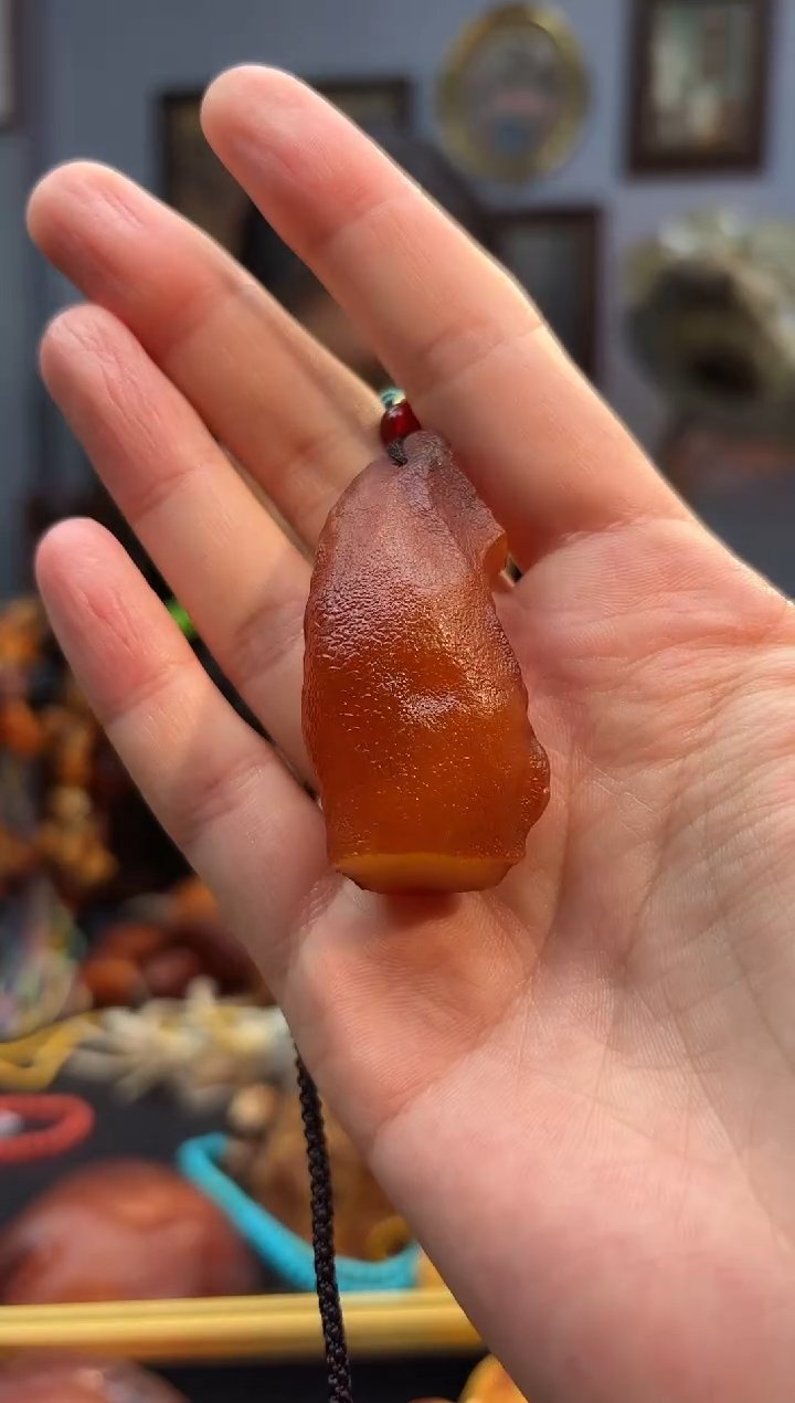 琥珀颈饰未镶嵌吊坠