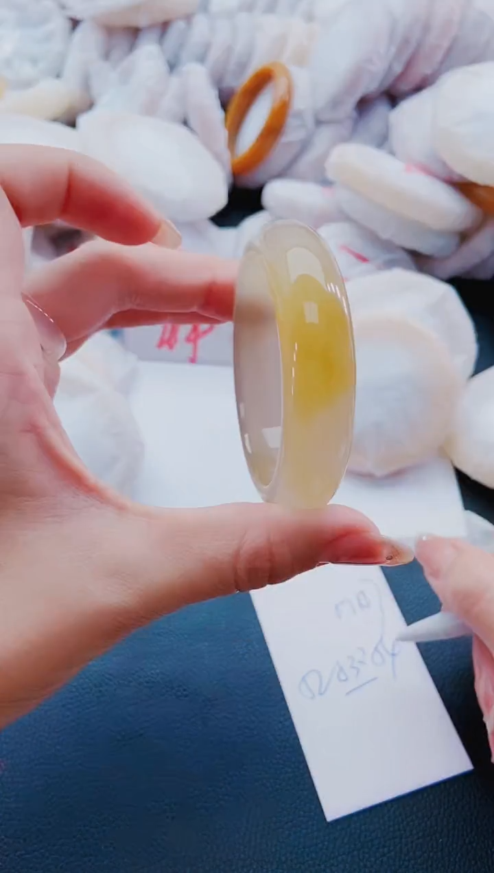 未镶嵌手镯石英质玉M157-53-54