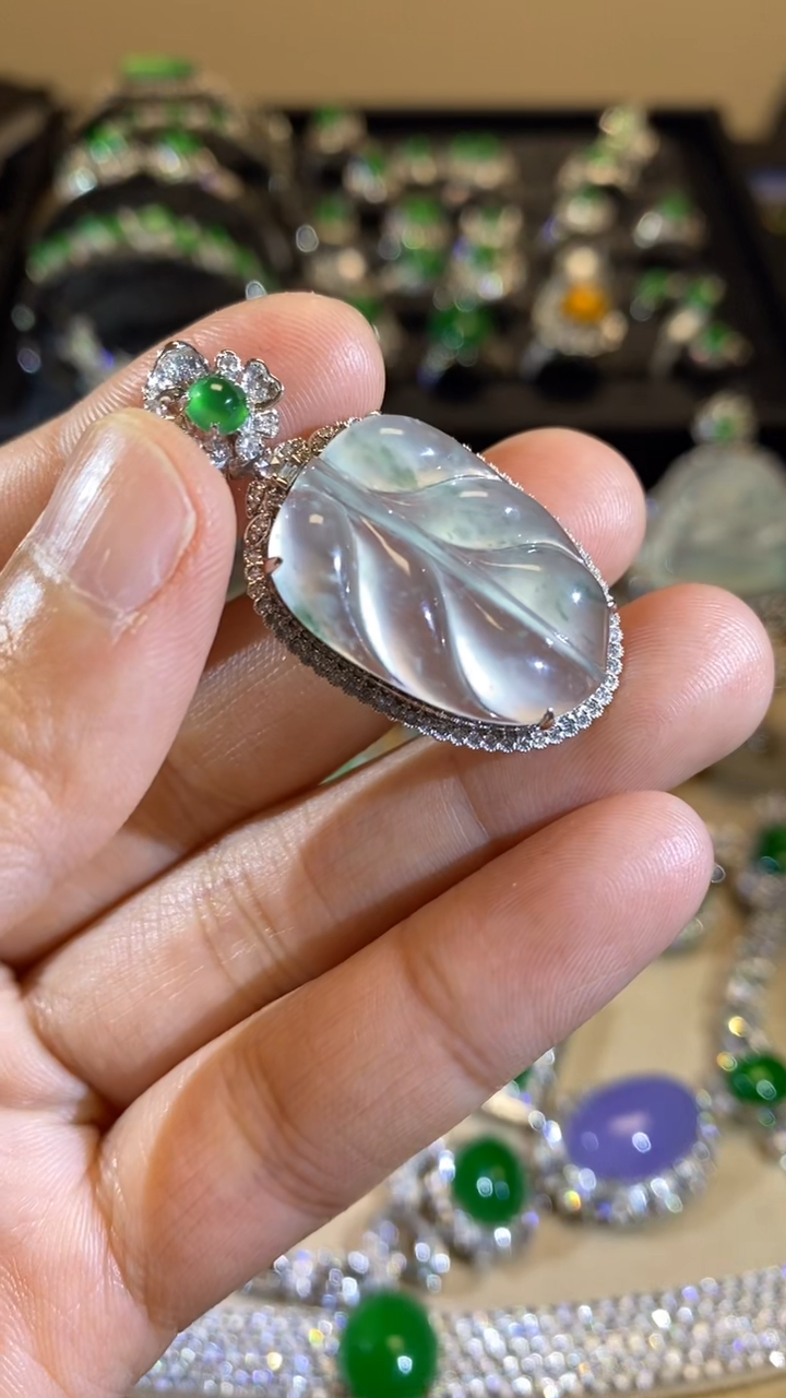 【闪购商品】翡翠吊坠(不含链)18K金镶嵌缅甸天然A货翡翠 18K镶嵌