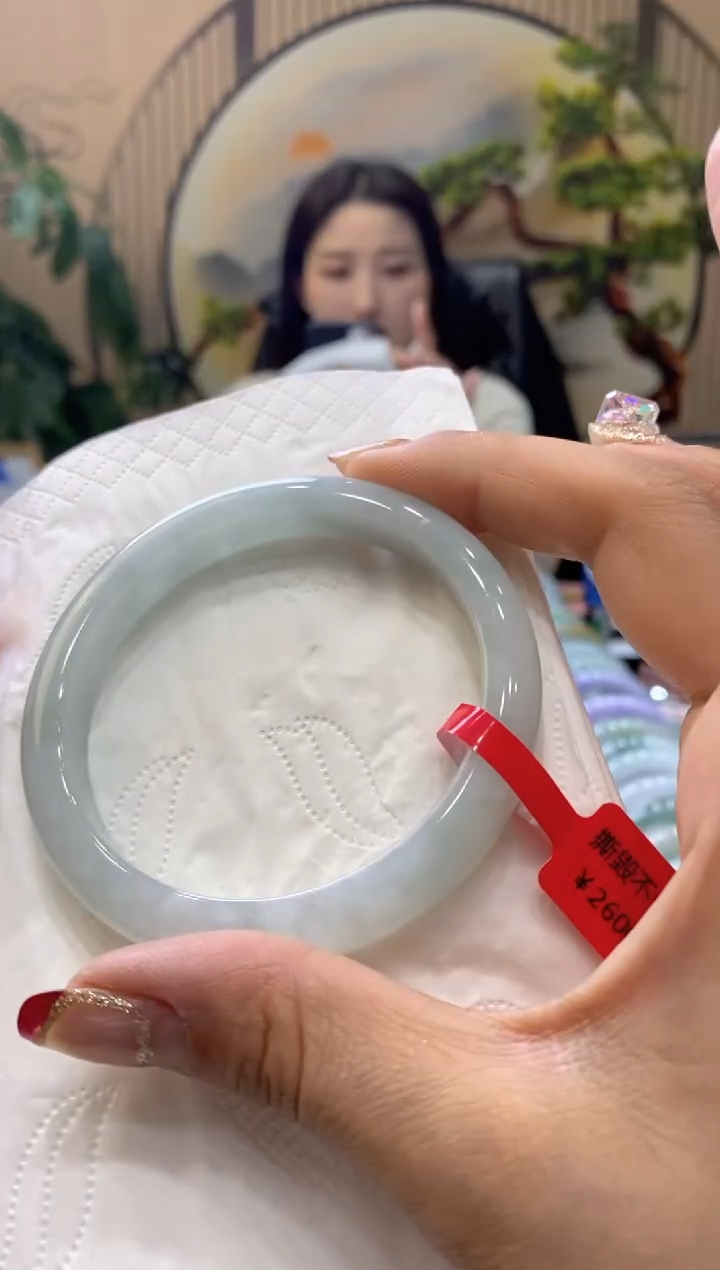 【闪购商品】翡翠手镯未镶嵌99903406