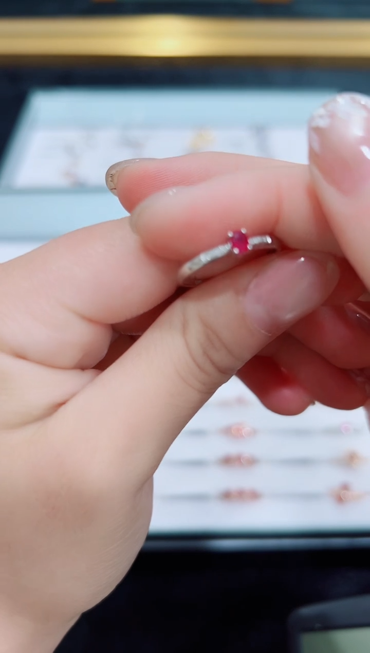 【闪购商品】红宝石戒指18K金镶嵌·