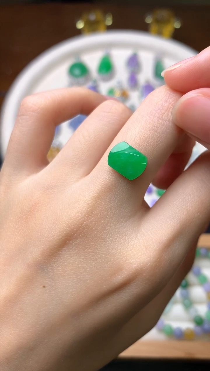 【闪购商品】定制翡翠未镶嵌裸石（镶嵌定制）