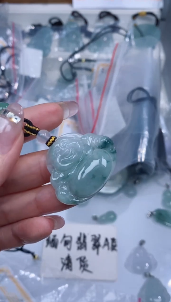 颈饰未镶嵌翡翠吊坠