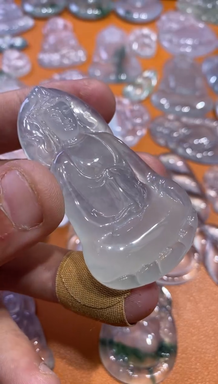 【闪购商品】翡翠颈饰未镶嵌观音13800