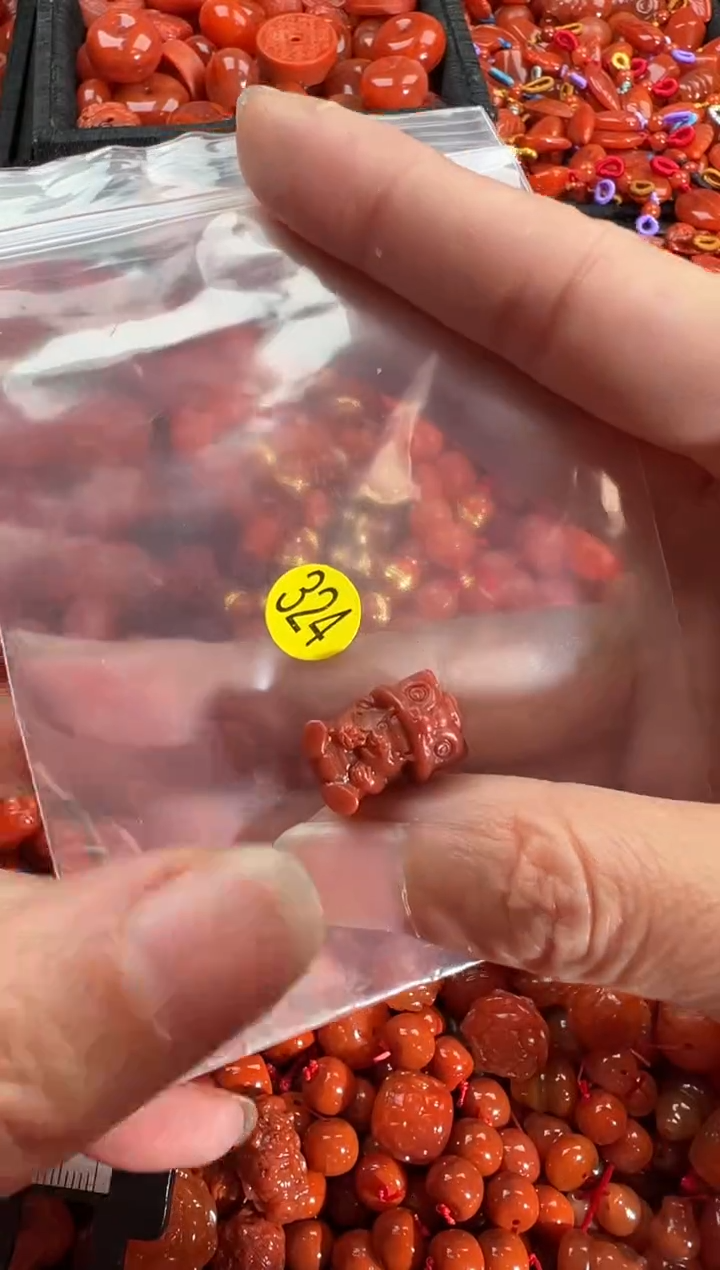 【闪购商品】南红玛瑙颈饰未镶嵌1