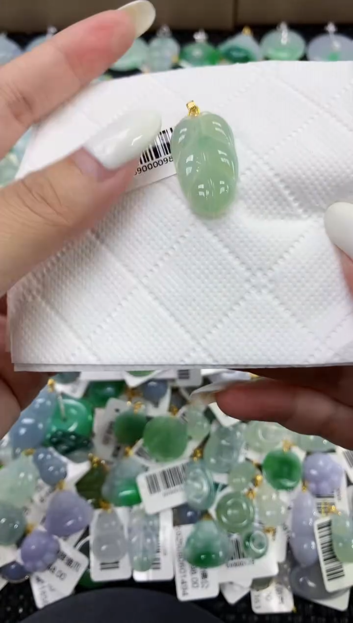 颈饰未镶嵌翡翠11111111111