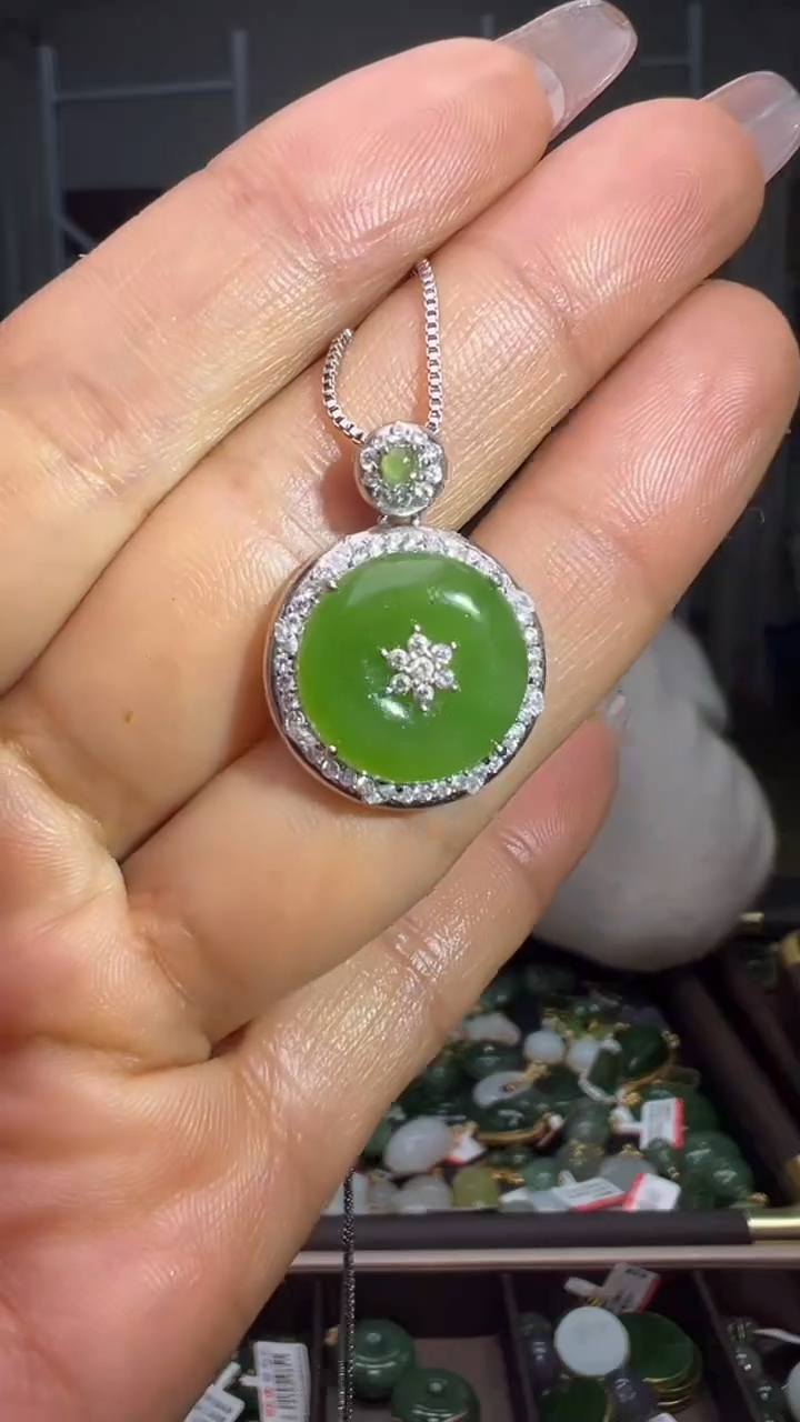 颈饰银S925镶嵌和田玉（多样性发货.发其一)1.02.106