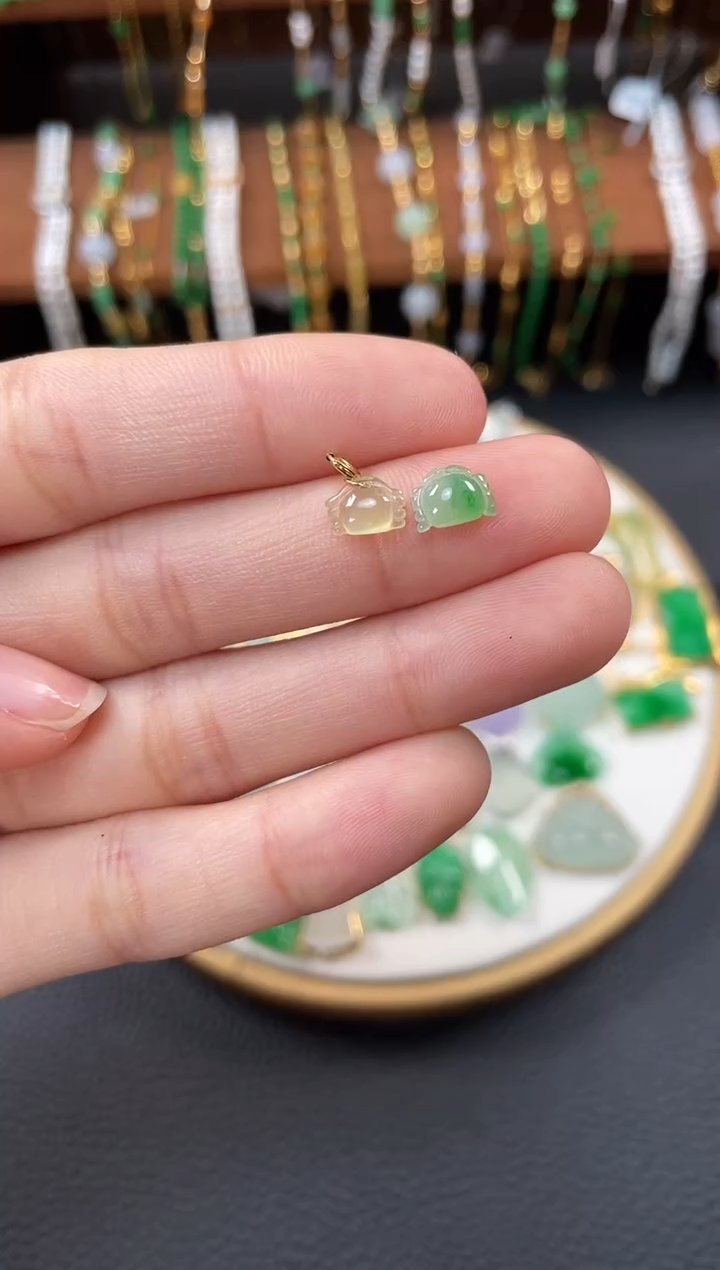 【闪购商品】翡翠吊坠(不含链)18K金镶嵌2个  JK699