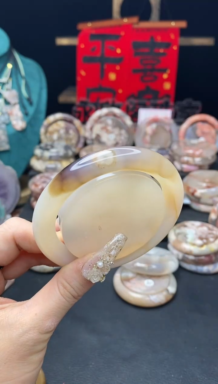 【闪购商品】石英质玉手镯（圆镯）未镶嵌59