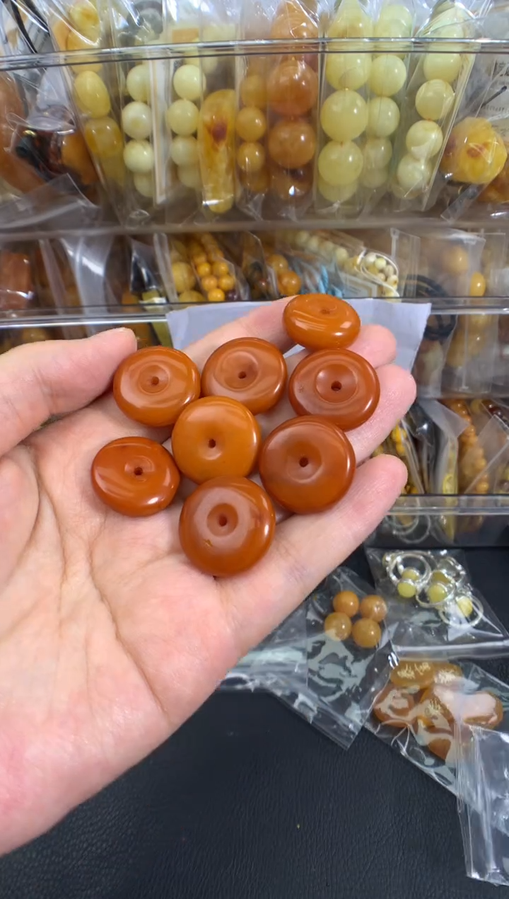 蜜蜡未镶嵌珠宝奇石多样性发一件