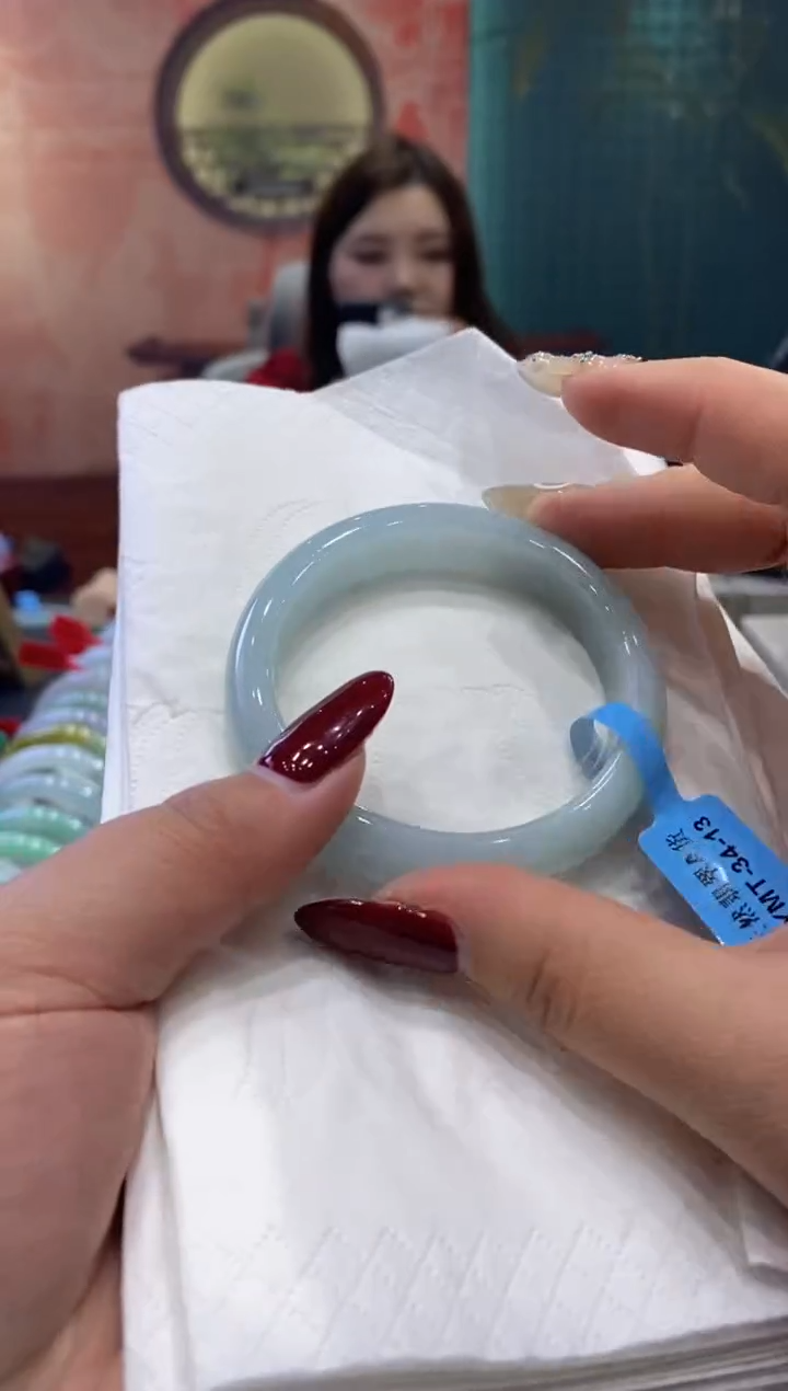 【闪购商品】翡翠手镯未镶嵌多人00046