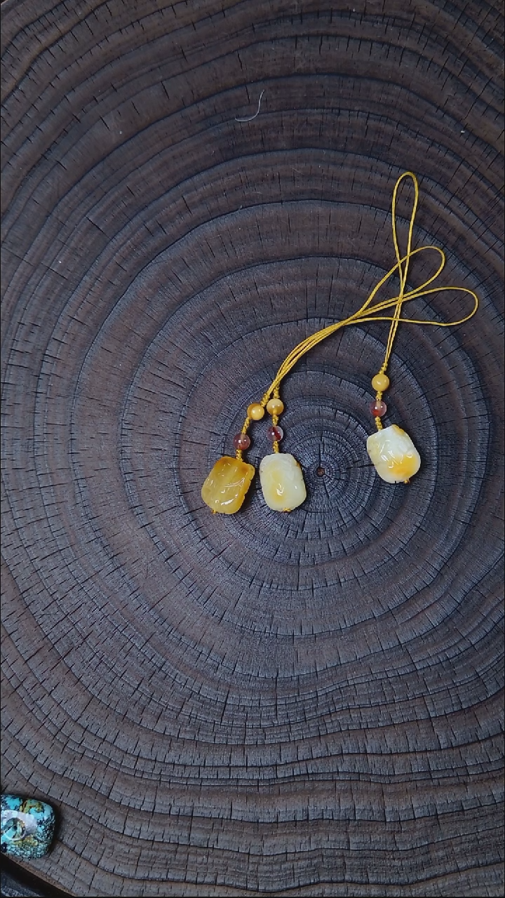 琥珀颈饰未镶嵌貔貅 手机挂 多样性发货 发其一