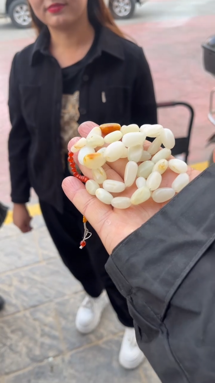 吊坠(赠链)未镶嵌和田玉手串