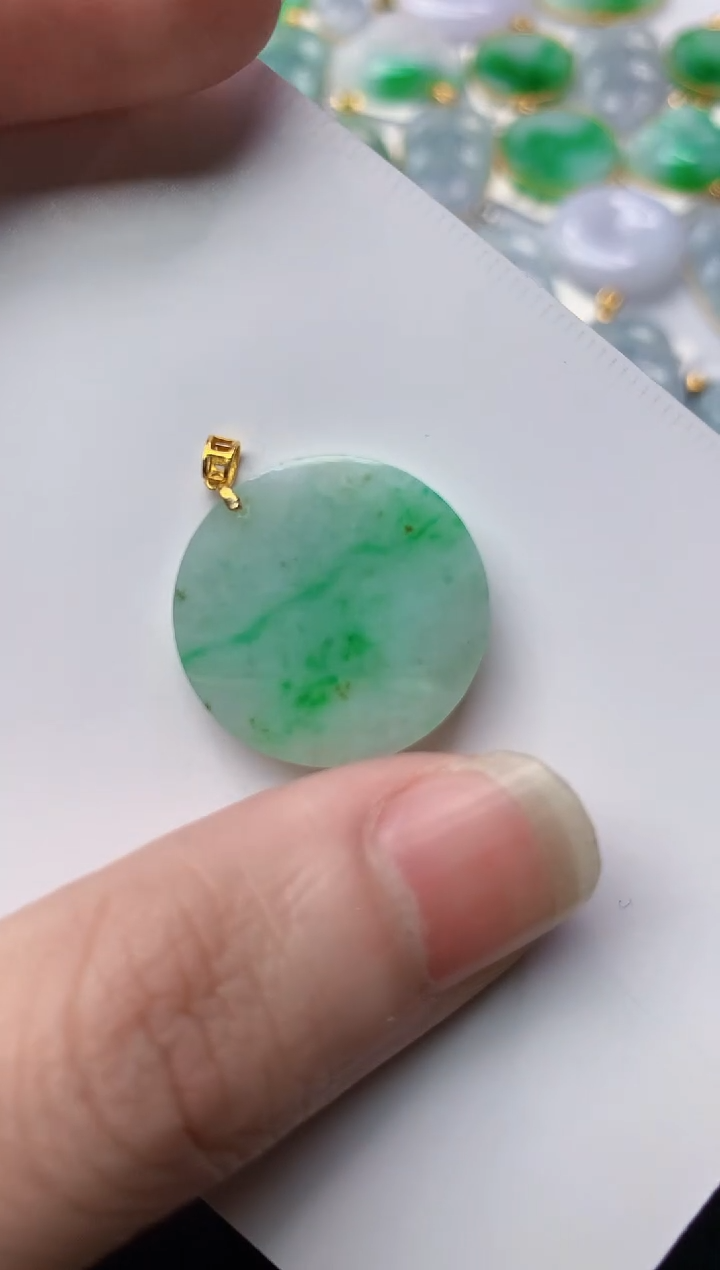 【闪购商品】翡翠颈饰18K金镶嵌34.......