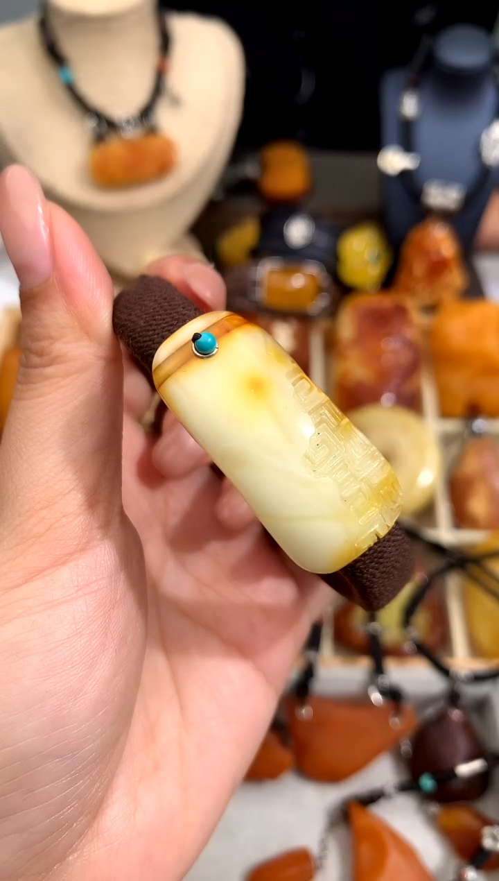 【闪购商品】蜜蜡裸石未镶嵌似玉