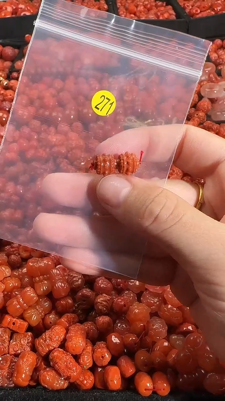 颈饰未镶嵌南红玛瑙1