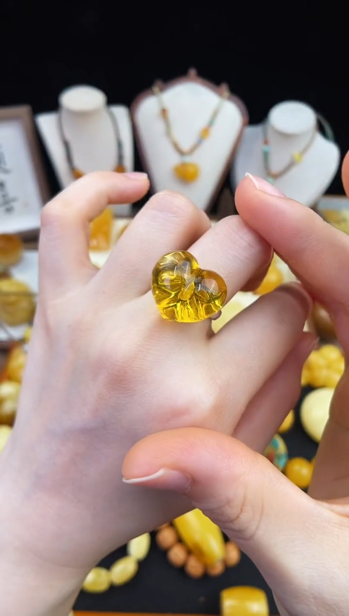 琥珀未镶嵌珠宝奇石柒月