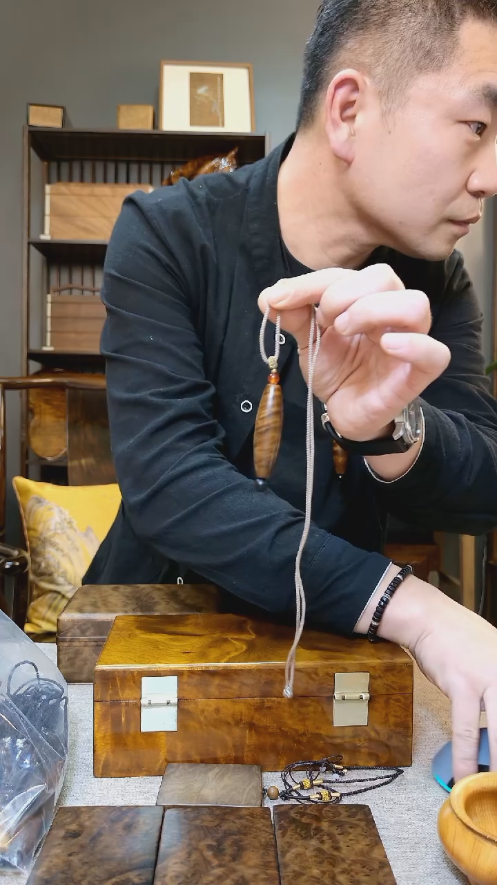 金丝楠忻*金丝楠木脖挂配饰