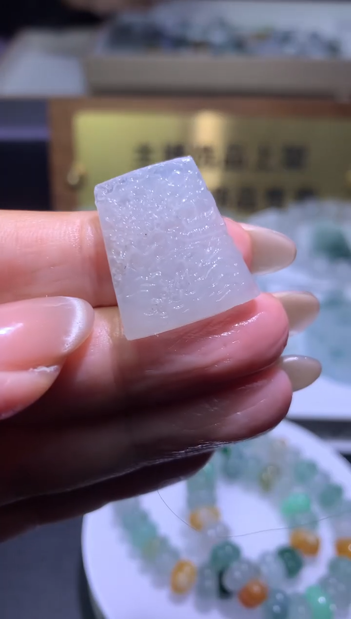 【闪购商品】定制翡翠未镶嵌毛货