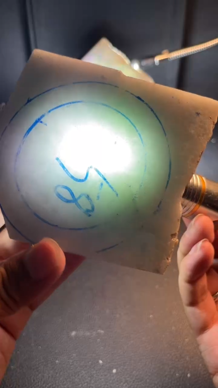 翡翠挂件未镶嵌翡翠