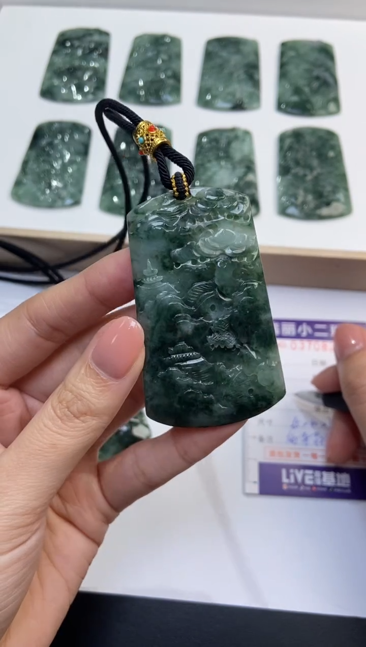 颈饰未镶嵌翡翠平****g370796/翡翠山水  多样性一件发