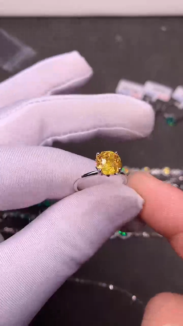 【闪购商品】彩色蓝宝石戒指银S925镶嵌......