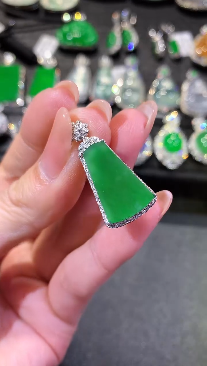 【闪购商品】翡翠吊坠(不含链)18K金镶嵌26-无事牌